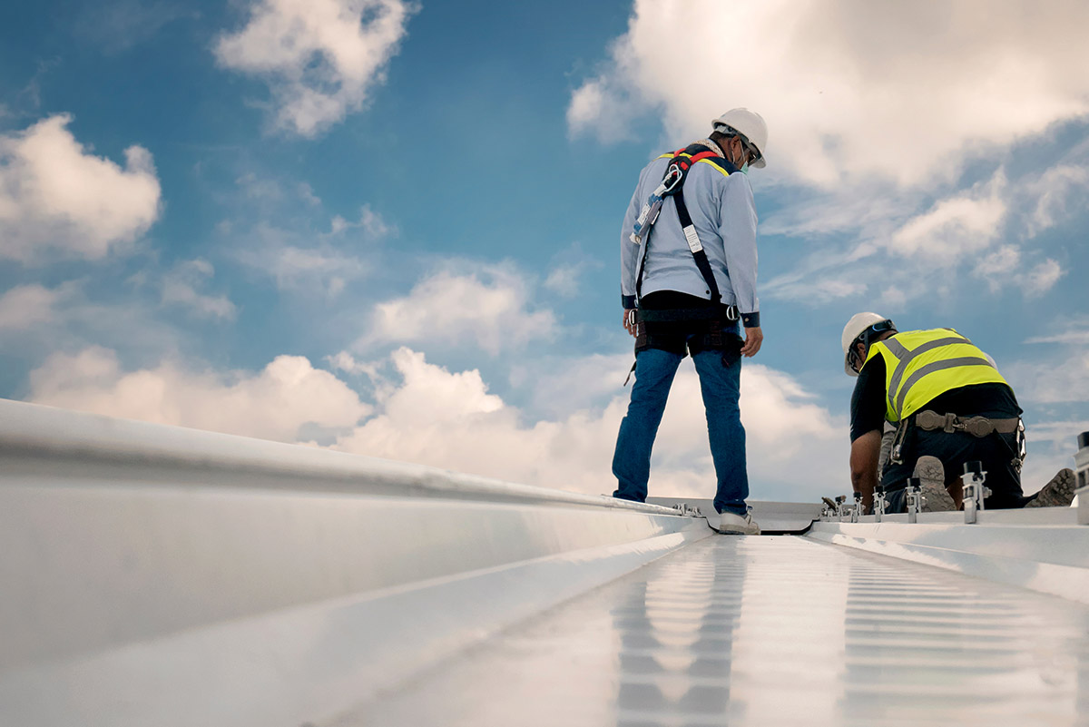 The Pros and Cons of Metal Roofing for Commercial Buildings
